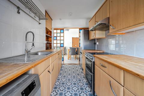 2 bedroom flat to rent, Clarendon Road, Southsea PO5