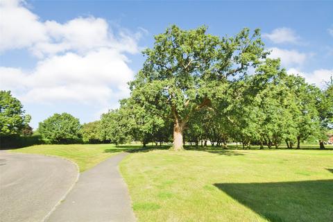 48 Calcott Park, Yateley, GU46 6JJ