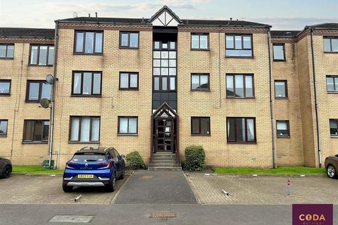 2 bedroom flat to rent, Castle Court, Kirkintilloch, Glasgow