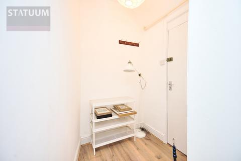 1 bedroom terraced house to rent, Navarino Road, London Fields, Hackney, London, E8