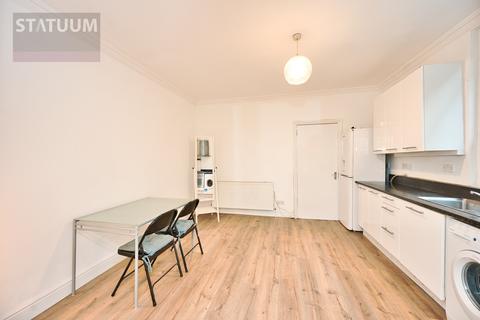 1 bedroom terraced house to rent, Navarino Road, London Fields, Hackney, London, E8