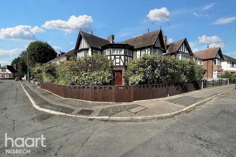 4 bedroom detached house for sale, Hillburn Road, Wisbech