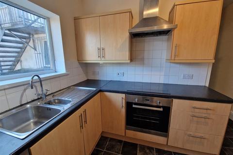 2 bedroom flat to rent, Carnglas Road, Sketty, Swansea