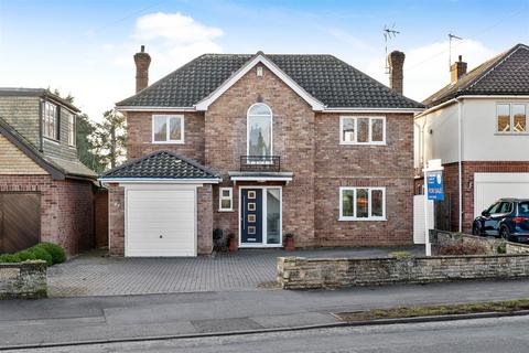 4 bedroom detached house to rent, Lillington Road, Leamington Spa