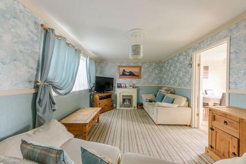 25 Lingfield Walk, Catshill, Bromsgrove, B61 0LJ