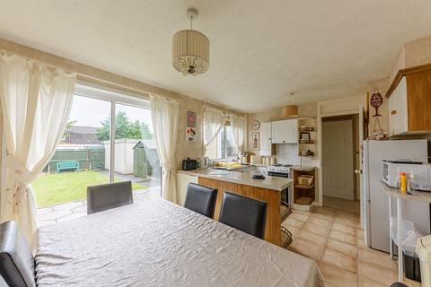 25 Lingfield Walk, Catshill, Bromsgrove, B61 0LJ