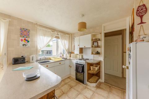 25 Lingfield Walk, Catshill, Bromsgrove, B61 0LJ