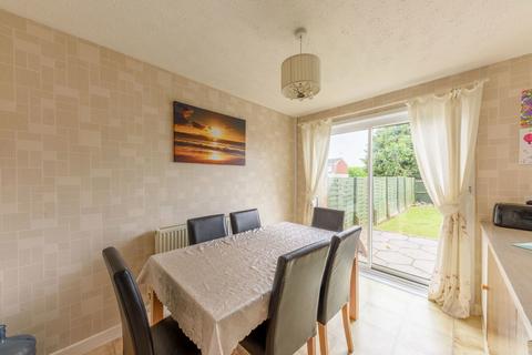 25 Lingfield Walk, Catshill, Bromsgrove, B61 0LJ