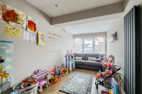 8 Johns Close, Studley, B80 7EQ