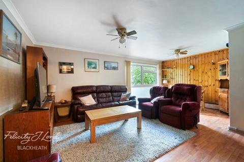 3 bedroom apartment for sale, 14 St Johns Park, London