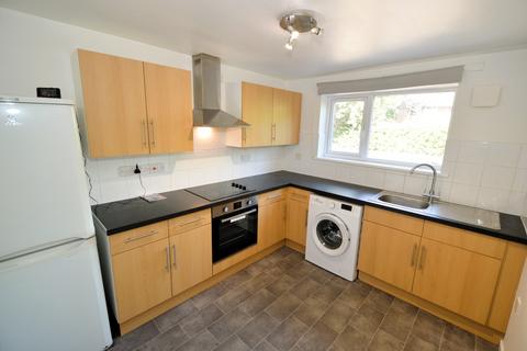 2 bedroom ground floor maisonette for sale, Wayside Court, Woking