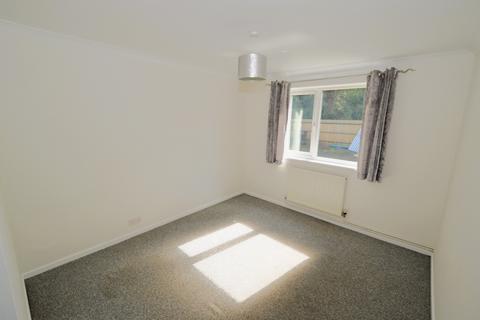 2 bedroom ground floor maisonette for sale, Wayside Court, Woking