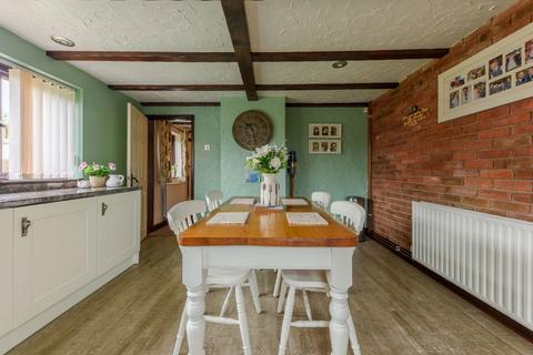 24 The Dock, Catshill, Bromsgrove, B61 0NJ