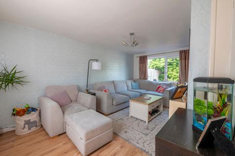 13 Catherine Close, Bromsgrove, B60 3HU