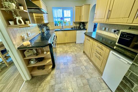 5 bedroom detached house for sale, Danvers Drive, Luton, LU3 4EF