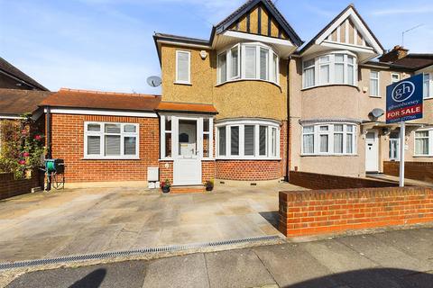 3 bedroom end of terrace house for sale, Whitby Road, Ruislip HA4