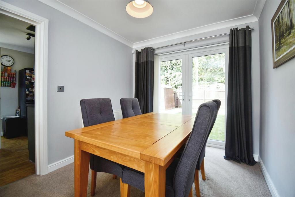 Lounge/Dining Room
