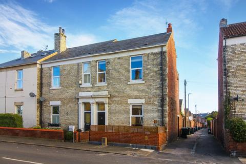 2 bedroom end of terrace house for sale, Linskill Place, North Shields