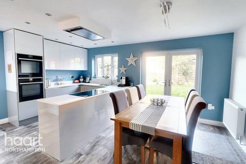 66 Gresham Drive, Northampton, NN4 9SB
