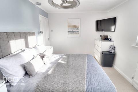 66 Gresham Drive, Northampton, NN4 9SB