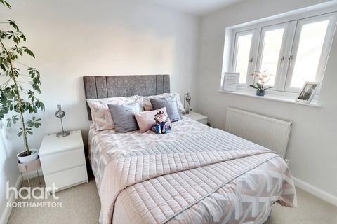 66 Gresham Drive, Northampton, NN4 9SB