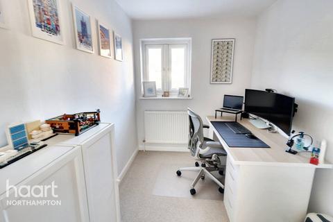 66 Gresham Drive, Northampton, NN4 9SB