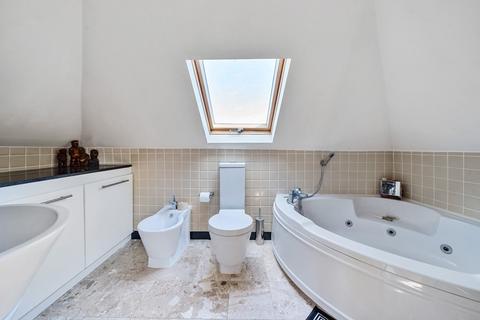 2 Hilldown Road, Bromley, BR2 7HX