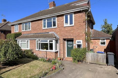 70 Cliffe Way, Warwick, CV34 5JG