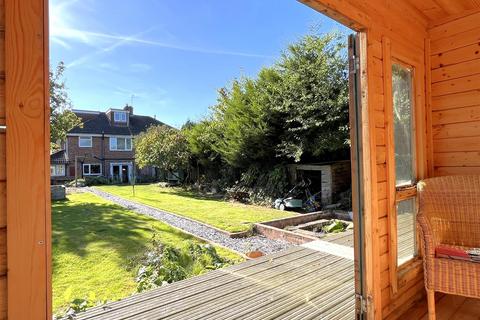 70 Cliffe Way, Warwick, CV34 5JG