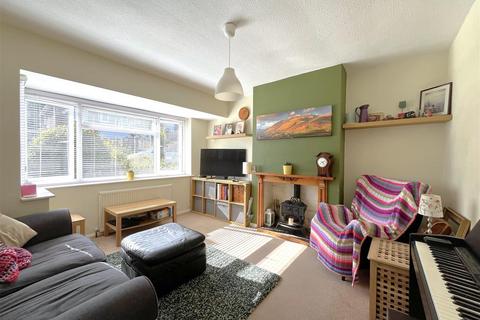70 Cliffe Way, Warwick, CV34 5JG