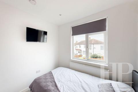 1 bedroom property to rent, Prince Albert Square, Redhill RH1