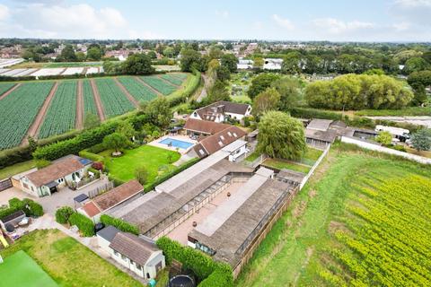 Property for sale, Tanargo Kennels, Burhill Road, Hersham, Walton-on-Thames, Surrey, KT12 4BH