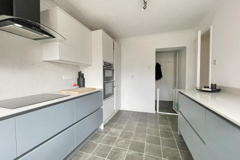 100 Chantry Meadow, Exeter, EX2 8FR