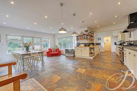 4 bedroom country house for sale, Lower Cookham Road, Maidenhead, SL6