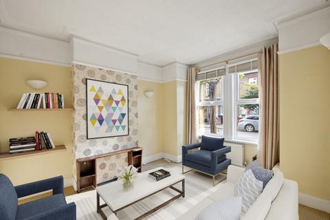 11 Edinburgh Road, London, W7 3JY