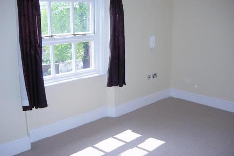 2 bedroom flat to rent, Warwick Street, Rugby, CV21