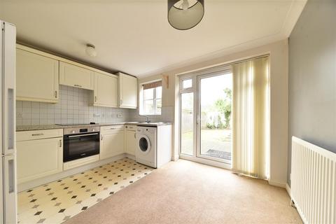 2 bedroom terraced house to rent, Chambers Gate, Stevenage