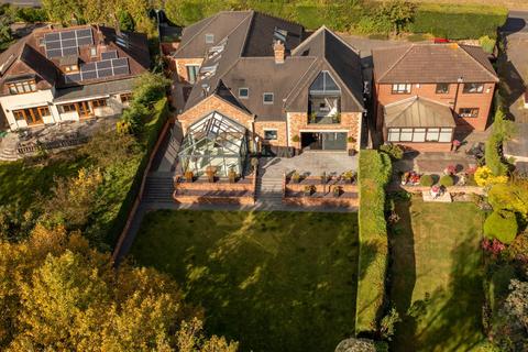 4 bedroom detached house for sale, Park Lane, Leeds LS26