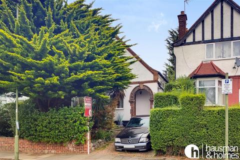 46 Wentworth Road, London, NW11 0RL