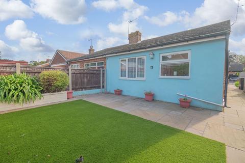 2 bedroom semi-detached bungalow for sale, Heathwood Drive, Ramsgate, CT11