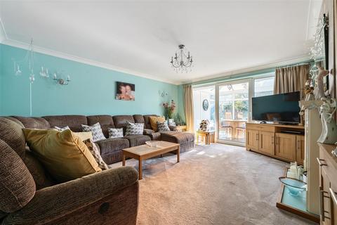 2 bedroom bungalow for sale, Manor Road, Hayling Island PO11