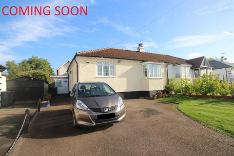 3 bedroom bungalow to rent, Oundle Avenue, Bushey, Hertfordshire, WD23