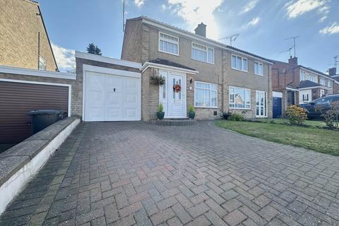 3 bedroom semi-detached house for sale, Sudbury Road, Luton LU4