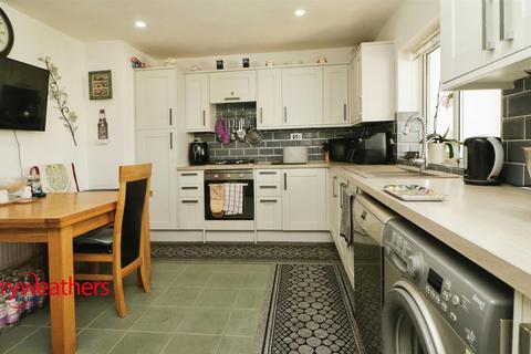 2 Brampton Street, Brampton, Barnsley, S73 0XR