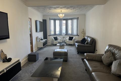 4 bedroom semi-detached house to rent, Haslemere Avenue, HOUNSLOW, Greater London, TW5