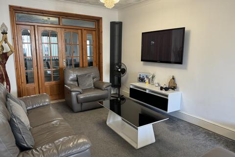 4 bedroom semi-detached house to rent, Haslemere Avenue, HOUNSLOW, Greater London, TW5