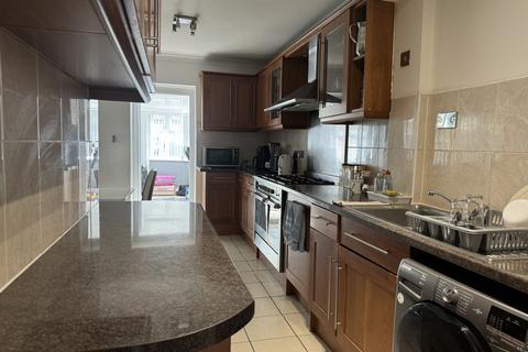 4 bedroom semi-detached house to rent, Haslemere Avenue, HOUNSLOW, Greater London, TW5