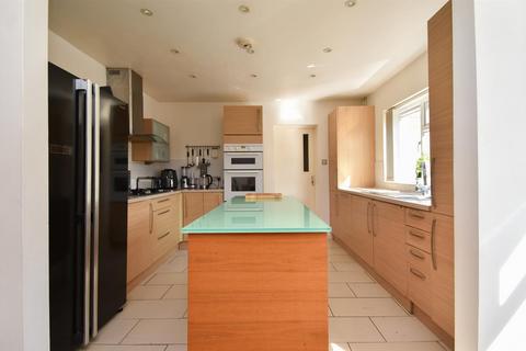 4 bedroom detached house for sale, Ghyllside Avenue, Hastings