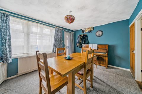 2 bedroom terraced house for sale, London Road, Teynham, Sittingbourne, Kent, ME9