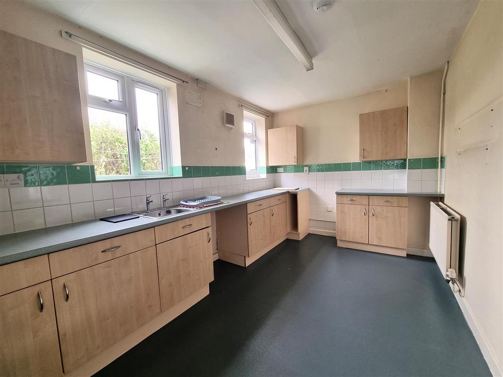 5 Haydon Road - Kitchen.jpg